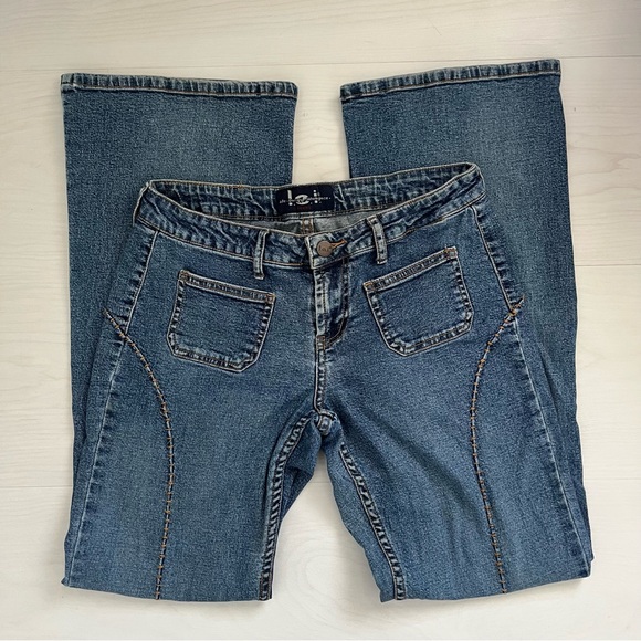 vintage l.e.i. flared notch jeans - Picture 2 of 5